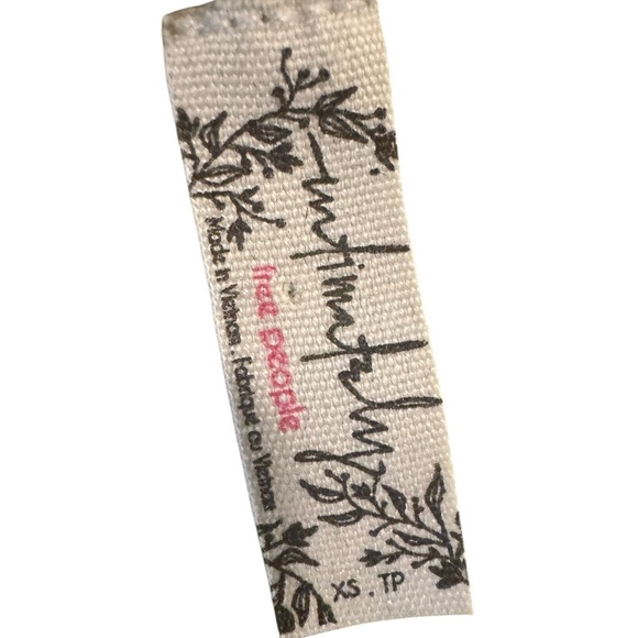 BUNDLE BOX - various women’s XS tops - Picture 4 of 14